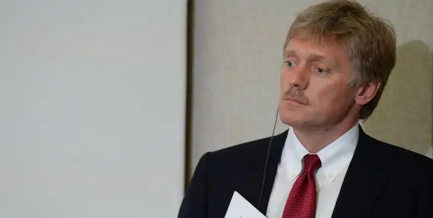 西方与俄罗斯到底是谁傻？据俄罗斯媒体报道，佩斯科夫称，“西方国家对俄罗斯的制裁毫