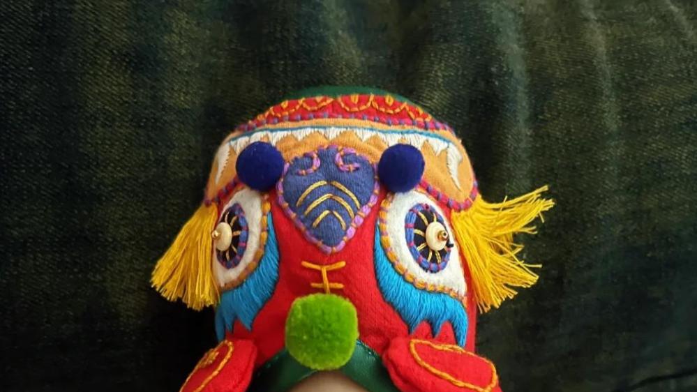 刚会站就穿鞋？等到娃具备这样能力后，才是穿鞋的最佳时期