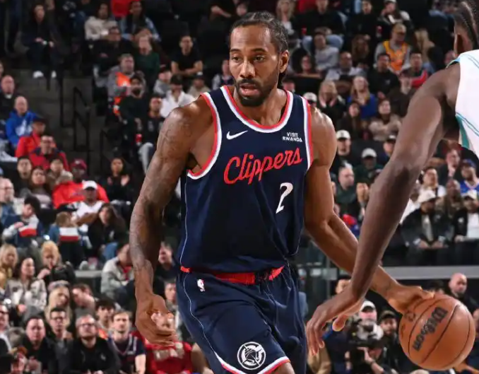 小卡转变打法后常规赛更厉害了
我感觉是卡子开窍了，可惜开窍的太晚
现在开始撸三分