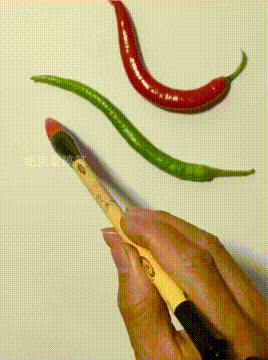 还以为大哥模仿画辣椒，最后效果看傻眼，原来都是假的！
