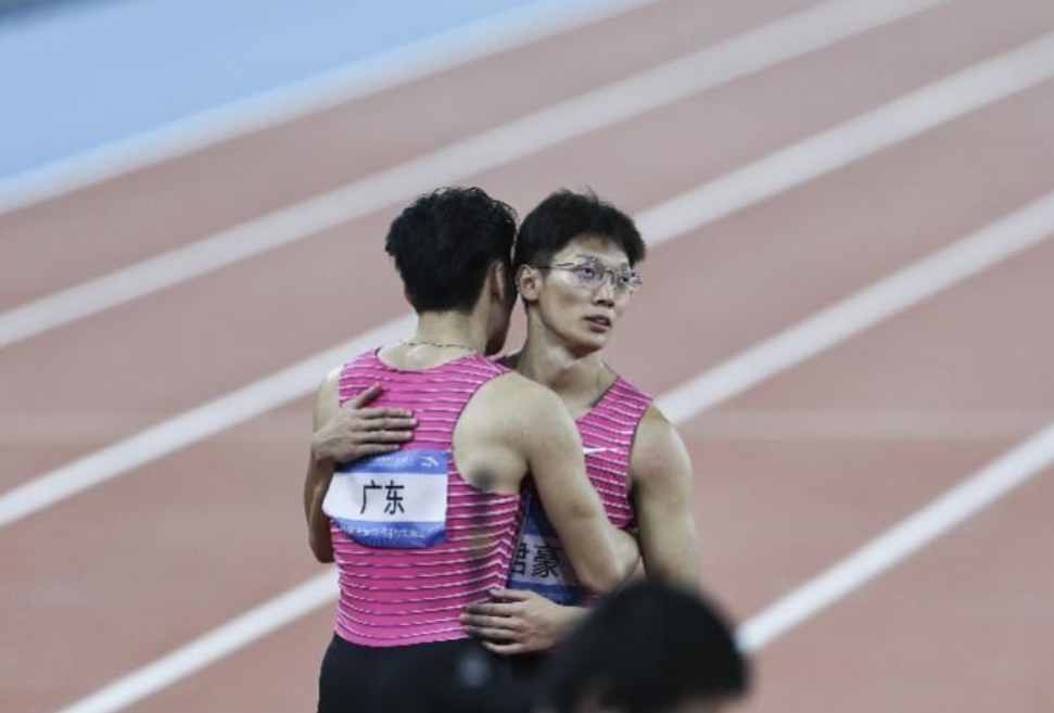 葛曼棋领衔福建队获新设项金牌，梁小静摔倒、广东队坚持完赛
11月15日，十五运会