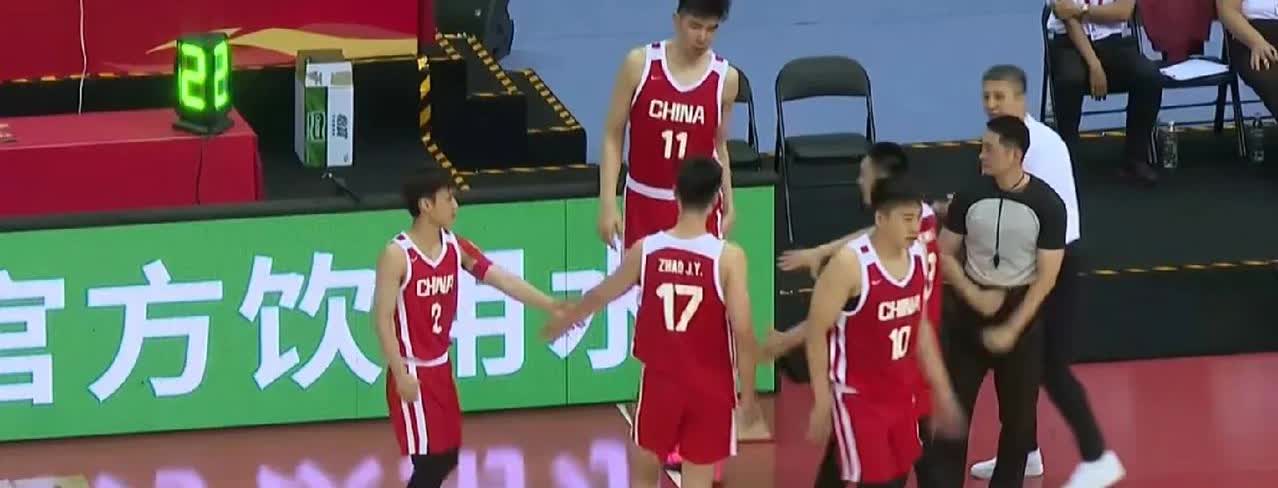 中国男篮五场热身赛打完，亚洲杯基本的7大核心已经很明确了，那就是:
1，内线: