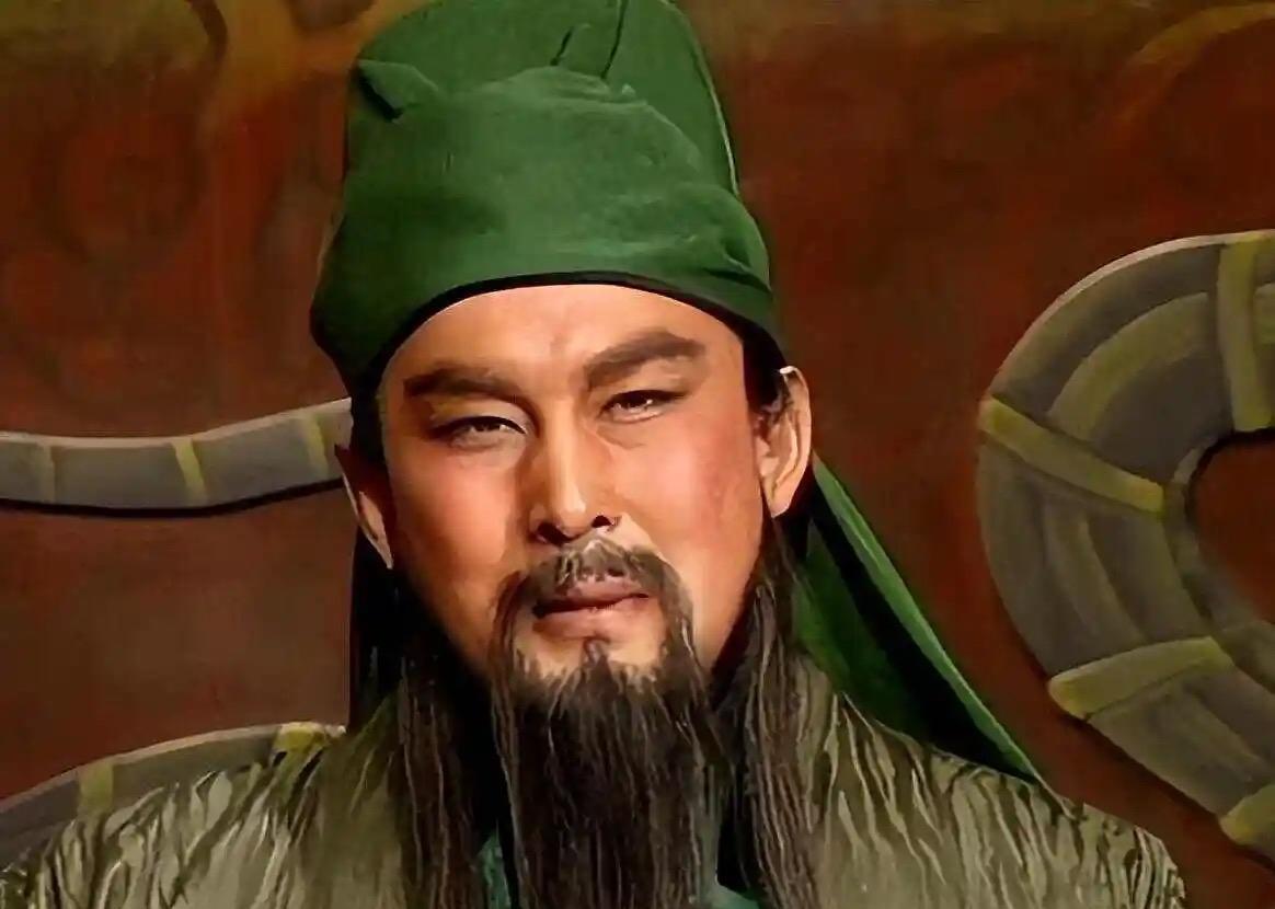 关羽和孙权搞不好关系，是因为关羽一向看不起孙权，关羽曾辱骂过孙权，孙权很生气，记