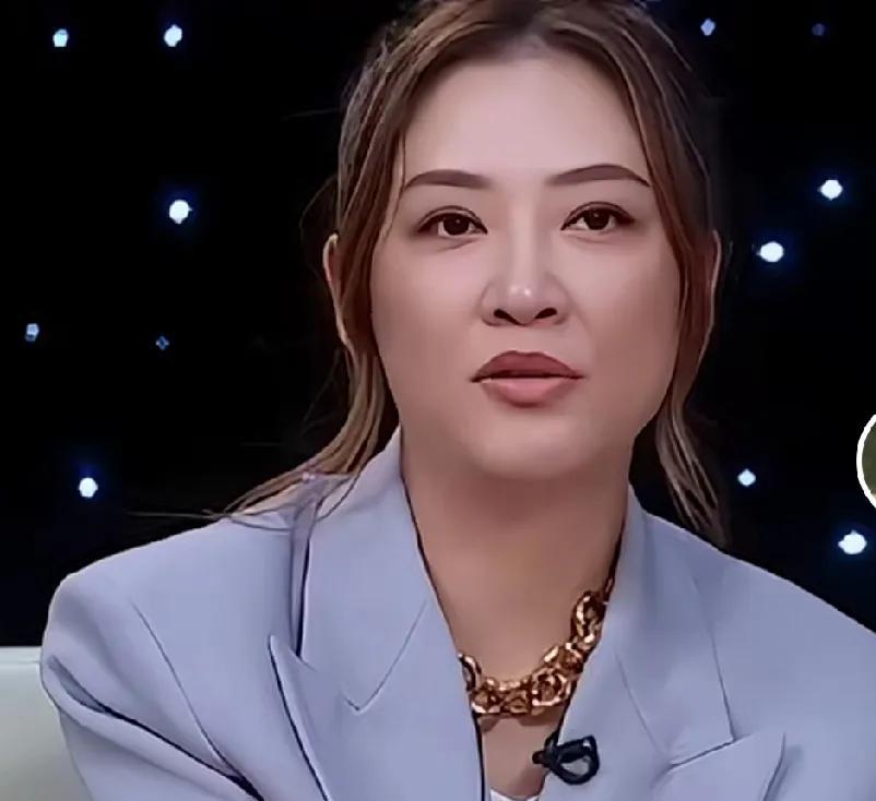 应采儿谈论人生，要钱要爱你只能选择一个，你不可能两个同时拥有，如果你要爱情就不要