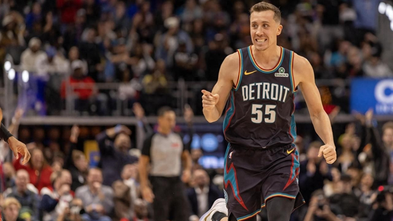 目前战绩10胜2负，活塞队25-26赛季NBA常规赛能拿下50胜吗？