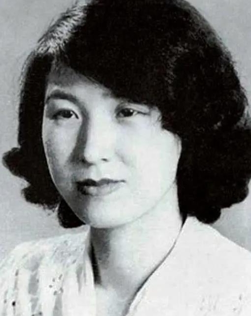 1956年，李玉琴到管理所探望溥仪，同居一晚后便萌生离婚想法