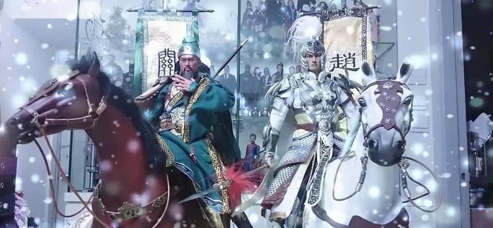 同样是超一流猛将，为何关羽频频中箭，赵云却能全身而退？
首先，赵云是保镖型将领，