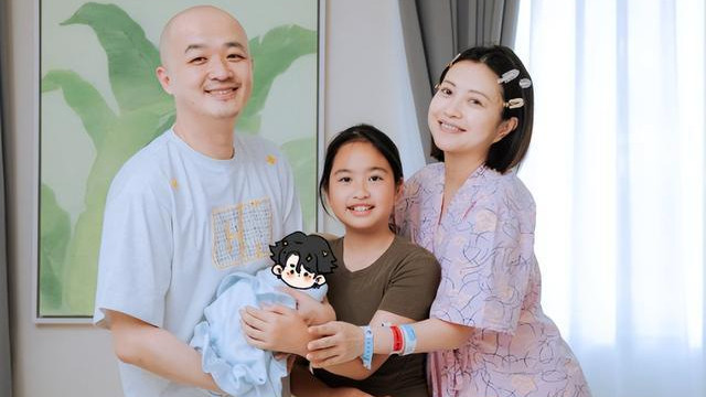 包贝尔520甜蜜官宣，包文婧二胎产子，一家四口开启幸福新篇章