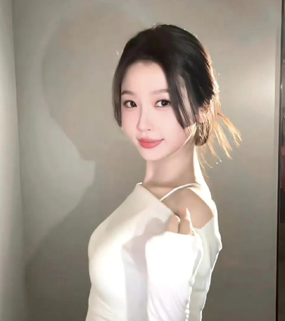 #虞书欣夹心摇# 救命，舒心真的好好看哦！
