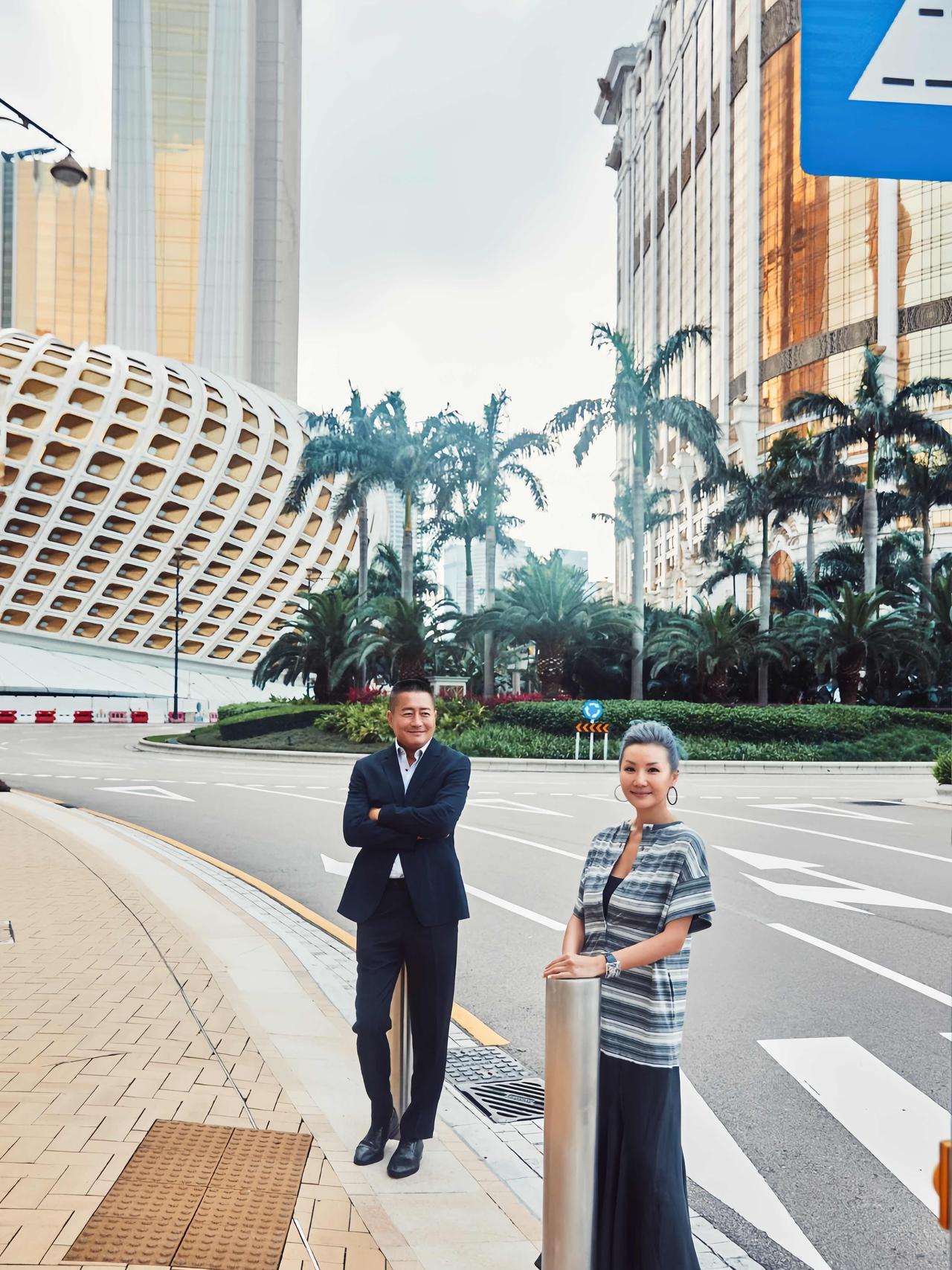高曙光与二婚妻子王玲结婚十周年，两人已经共同度过十个春秋了。
高曙光的老婆是一位
