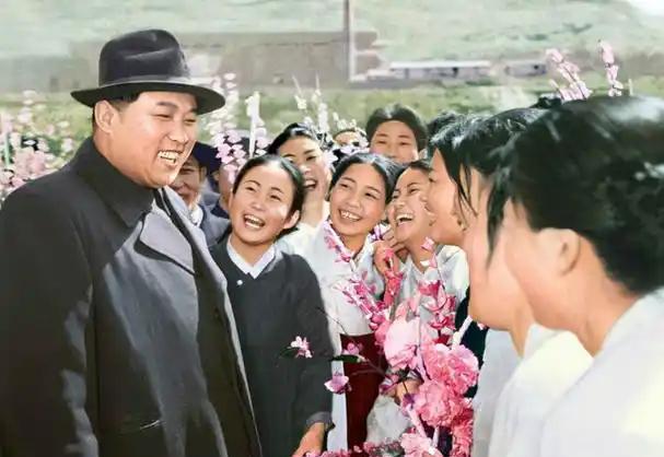 霍梅尼时代，相当于朝鲜的金日成时代，伊朗没有造出核武器，朝鲜也没有。
哈梅内伊时