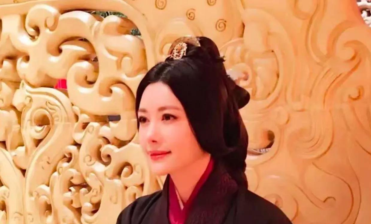 北周大将军司马消难，起兵阻止杨坚篡位，兵败后，逃到南陈，杨坚一怒之下，下令：把司
