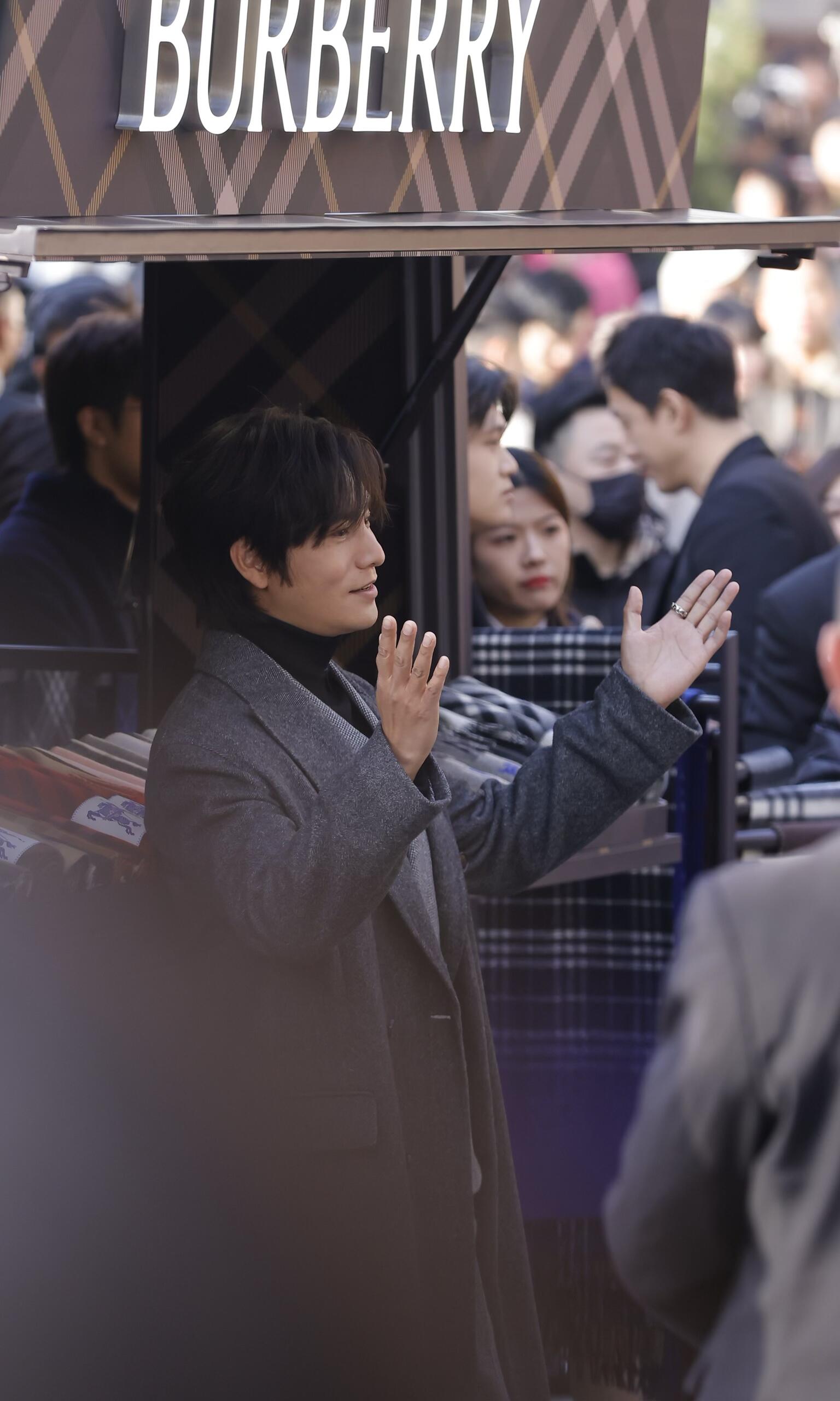 王府中环当了次站哥.拍到了陈坤吴磊张康乐