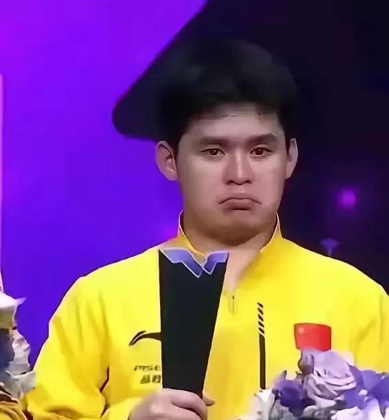 小石头输给大头洒泪











我的天哪！小石头竟然输了比赛，还哭了！