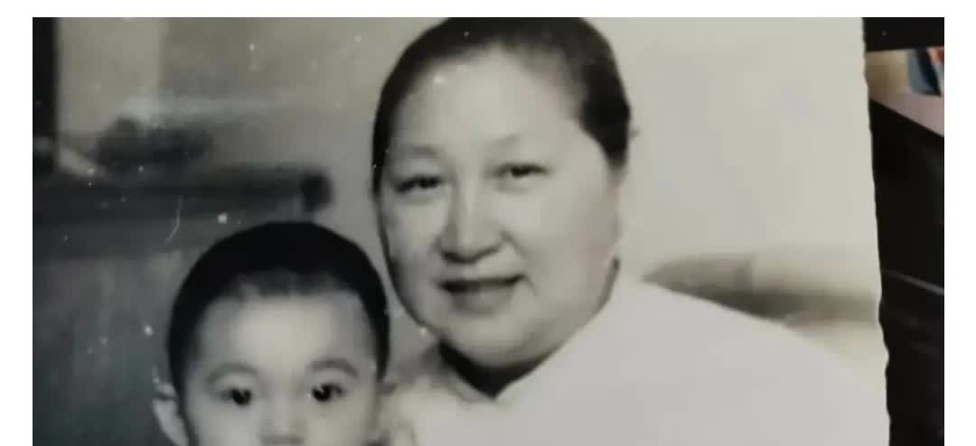所以说郭宝昌结婚生子，其实郭榕也有参与的。不少人以为郭榕走的时候，对郭宝昌充满恨