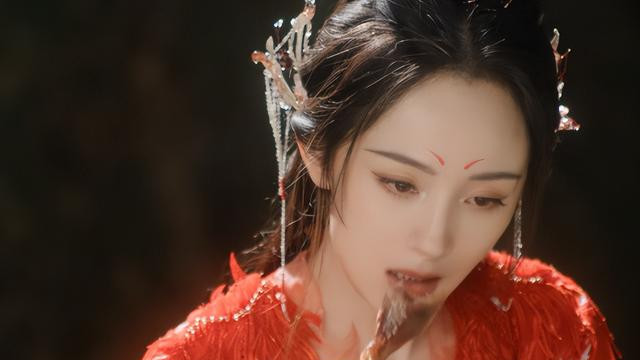 吃饭别硬演！《以法之名》陈胜龙炫火锅，教科书级表演来了