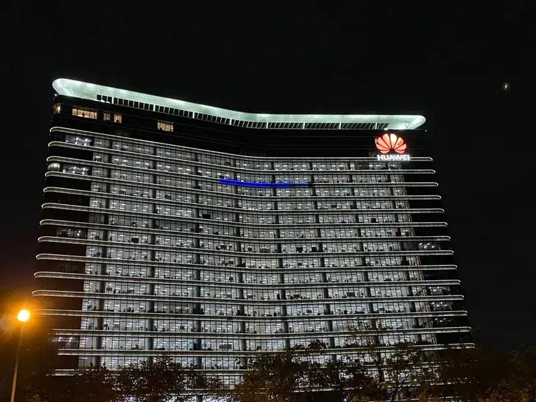 #华为多人违规招聘被开除# 华为只有上市，及时充分如实向投资者披露信息，才有望解