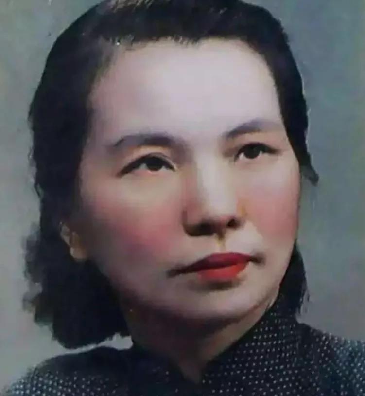 1950年，朱枫被捕，为守住秘密，她将2两重的金子取下，分多次进肚子，吞金后，她
