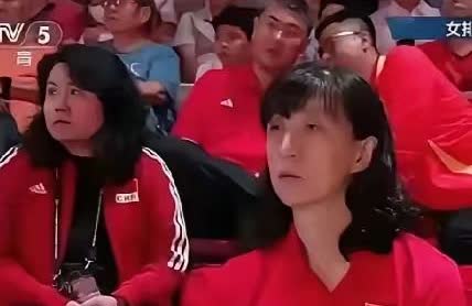 女排不但创造了几十年来最差的成绩，
最可怕的是他的管理部门没有一点点的担当，
