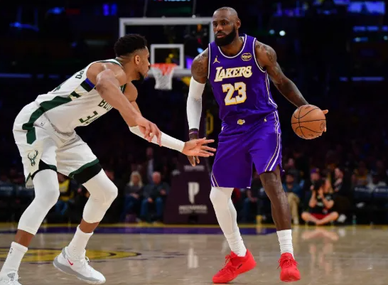 里奇·保罗希望能够取代字母哥的现任经纪人，以帮助这位希腊球星转会到新球队。
自2