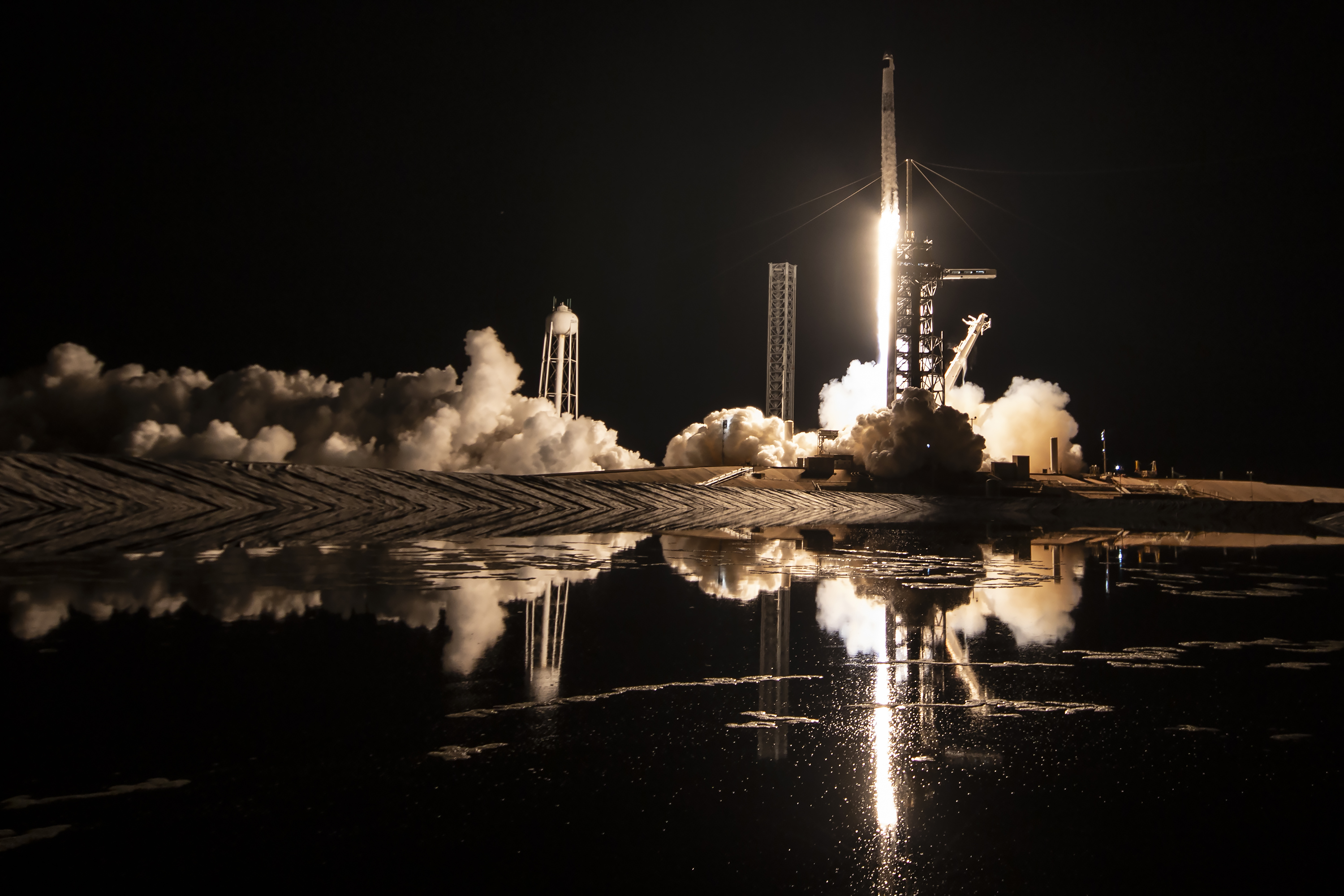 SpaceX龙飞船第18次载人航天任务精彩瞬间！6月25日，猎鹰9号发射Ax-4