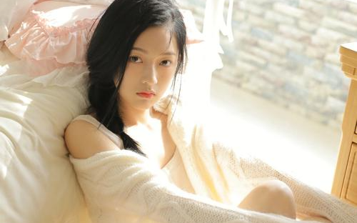 学渣妹妹被骂花瓶后，绑定系统夺走我的状元身份