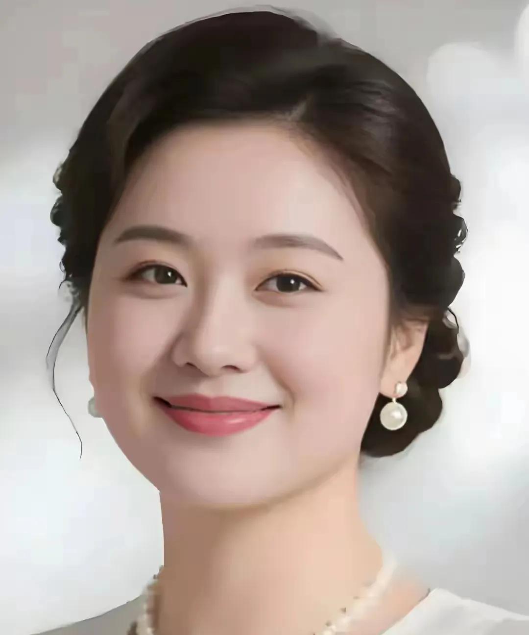 温柔体贴家中妻，
陪你风雨情不离。
今生有缘白头老，
………………
[万柿如意]