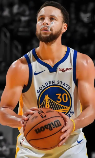 库里这把确实拉了，要是库里巴特勒同时爆最近几场都能赢，偏偏分开爆一把都赢不了。