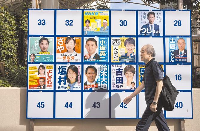 日本变天？
台湾学者苏泳霖今日发文作出一个判断：过去 30 余年，日本奉行 “安