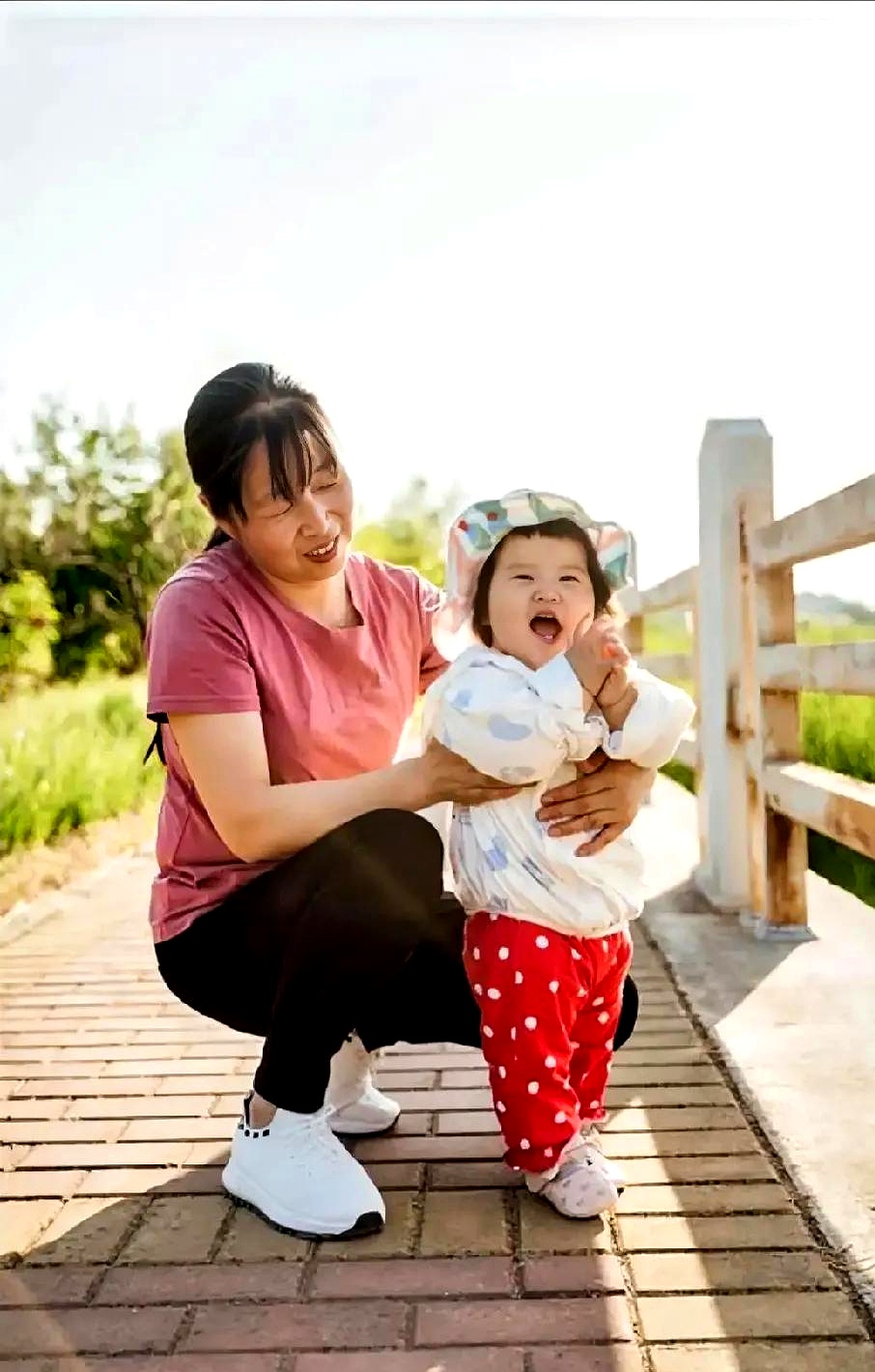 婆媳关系，亘古难题。最近网上讨论很多，核心就一个：别把儿媳当外人。

想想自
