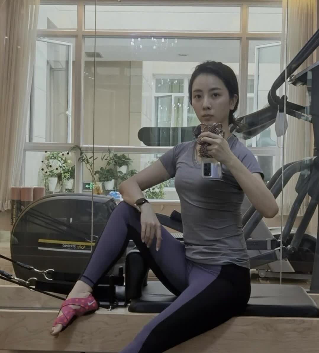 李思思，170cm，素颜自拍。