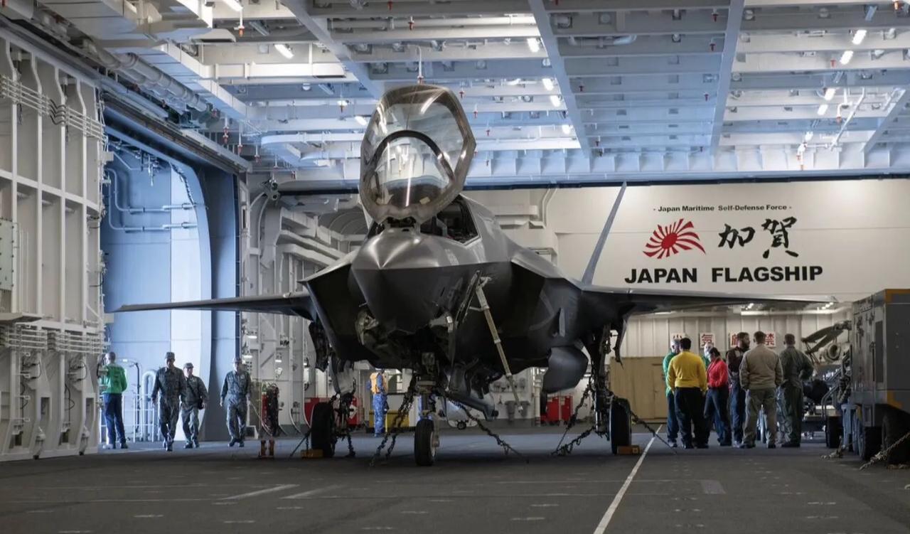海上自卫队的加贺号今年将具备搭载F-35B的能力，加贺号最多可以搭载12架F-3