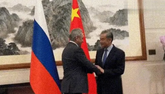 美俄谈判桌刚散场，五角大楼连夜宣布追加对乌军援清单，F-35生产线直接开到基辅郊