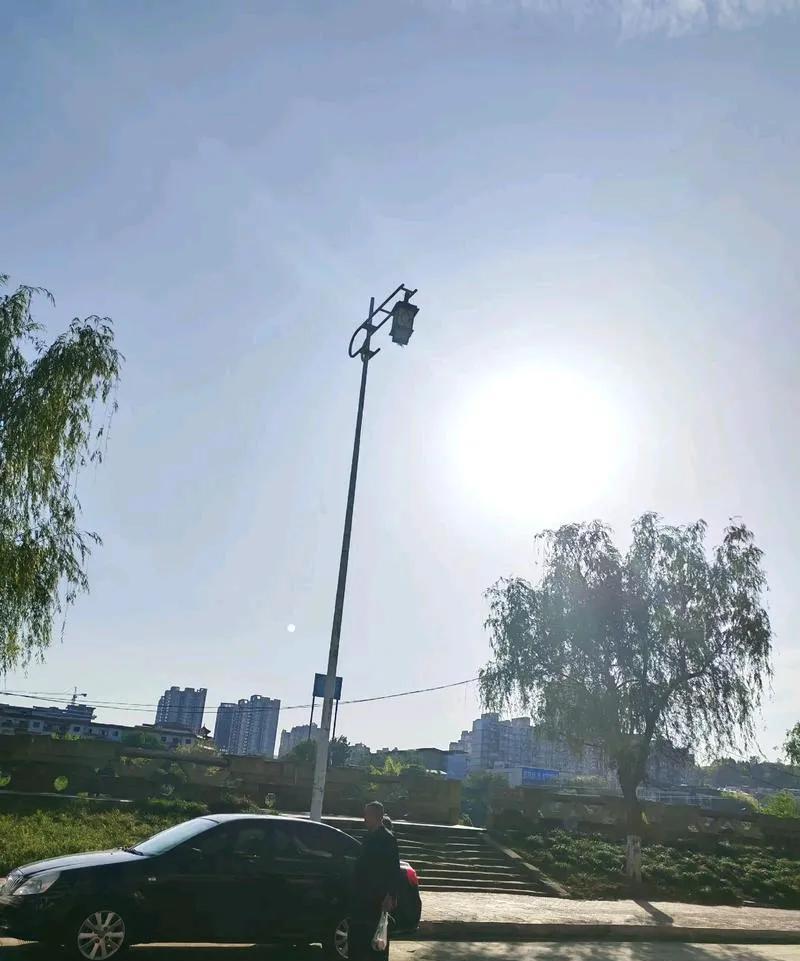 这几天我们河南鹤壁淇县“秋老虎”真的太厉害了，
气温都在三十六七度到四十度。
感