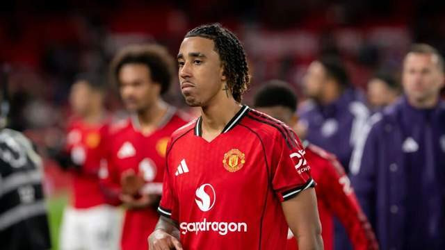 从主力到边缘：曼联年轻中卫约罗的处境变化