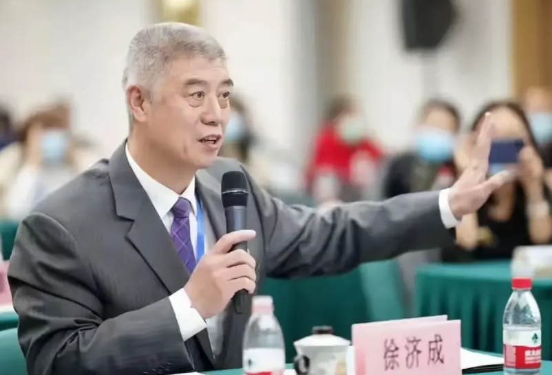 昨天晚上CBA公司对浙江广厦开出“重磅”罚单，广厦态度诚恳虚心接受，但山西球迷不