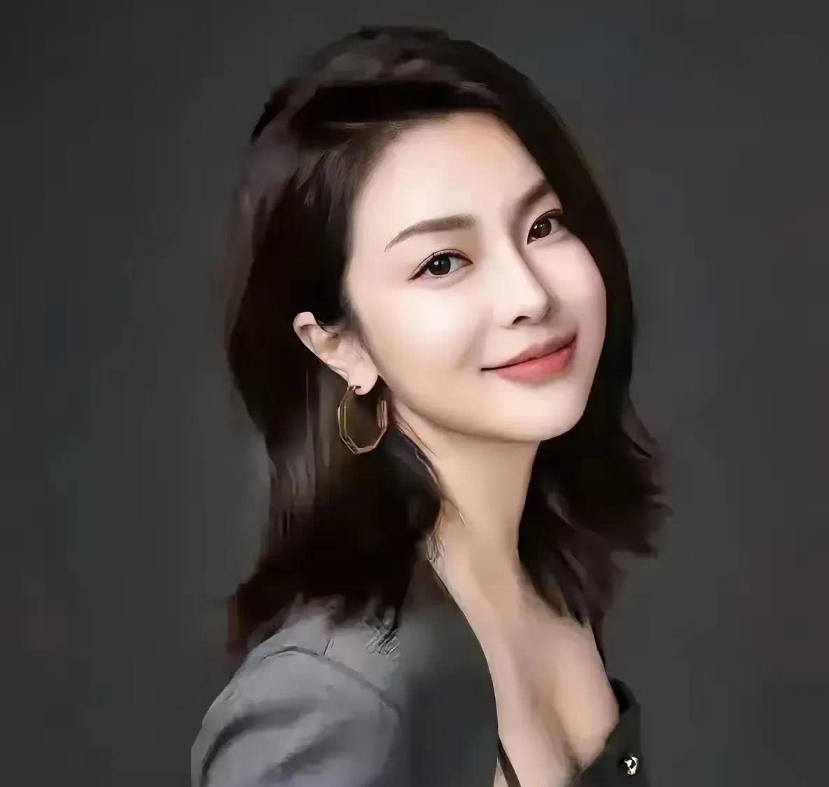 青岛篮球主教练刘维伟的妻子李艳控诉老公出轨，一波未平，一波又起，疑是刘维伟的老妈
