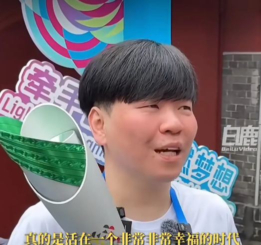 常石磊这波操作太牛了！
单依纯《歌手》总决赛日期是8月8日，
然而呢，正好这个时