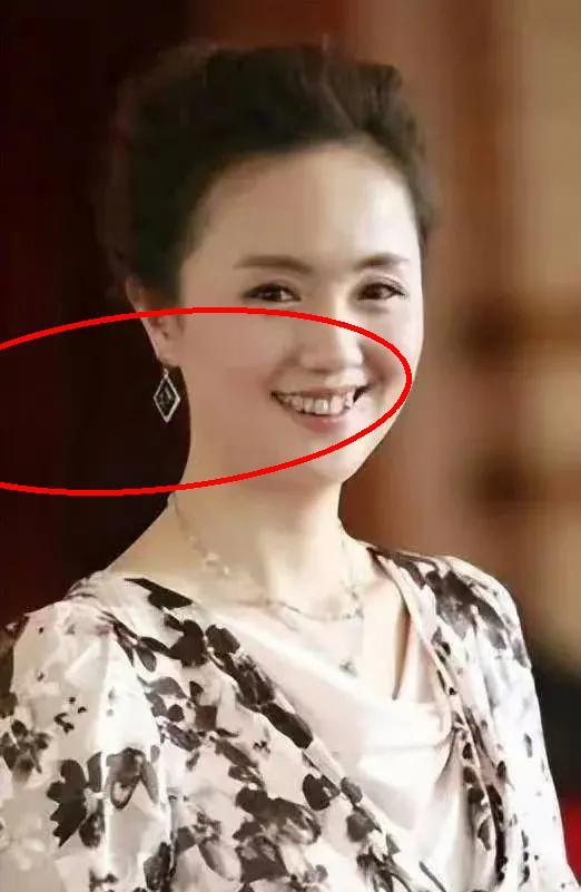 冯远征不知道朱媛媛生病，我能理解
姚晨不知道朱媛媛生病，我也能理解
但黄晓明和她