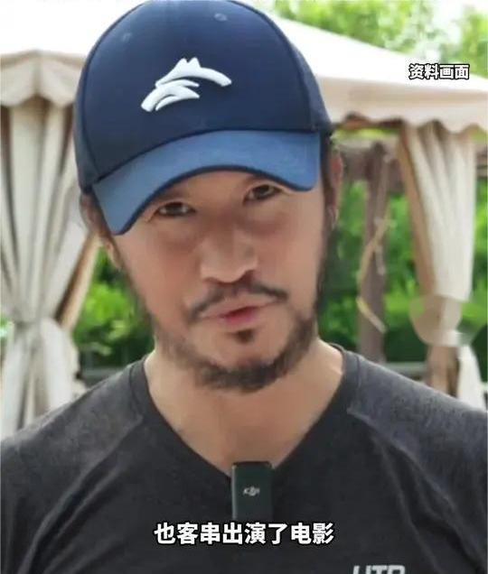 26.7 万票房背后，藏着吴京的电影初心。《再见，坏蛋》虽惨撤档，但武汉老巷的市