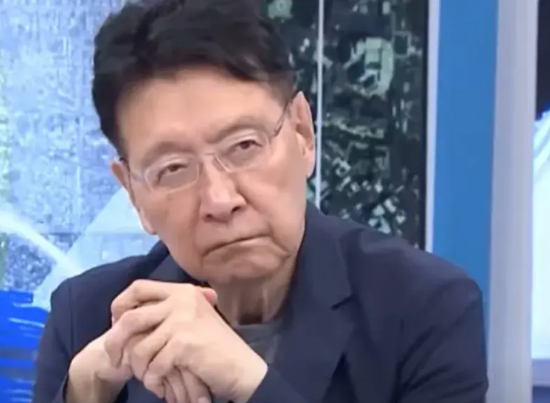 台湾岛内还是有一些清醒的媒体人，唐湘龙绝对算一个，他说台湾海峡目前除了名字以外，