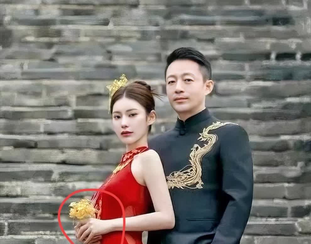 我似乎理解为何总有人替大s喊冤了。
并非她离婚后过得落魄，
也不是汪小菲再婚