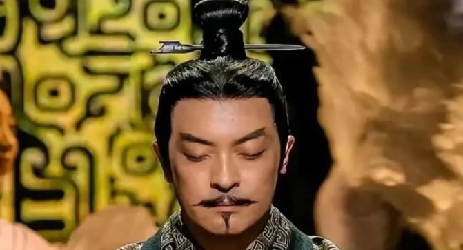 在公元前259年的邯郸，一位名叫嬴政的男婴诞生于动荡不安的战国时期。他命运多舛，