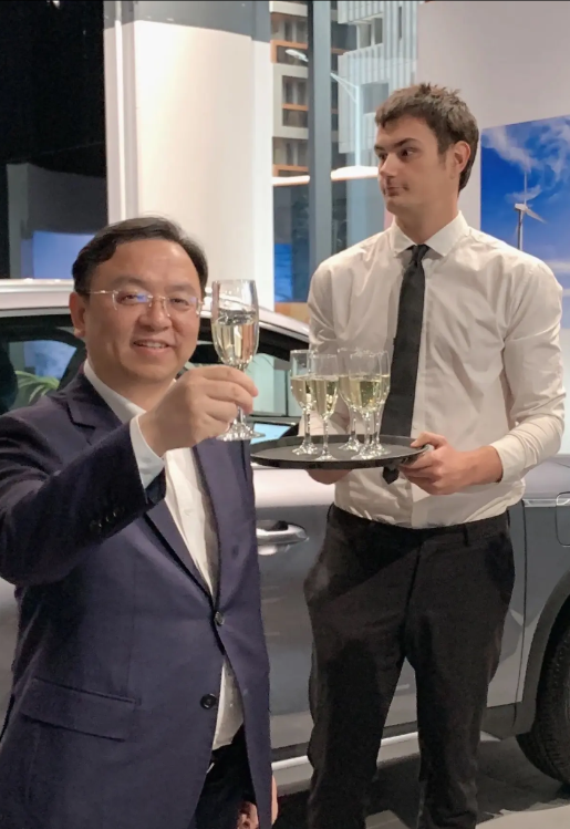 喜从天降！
比亚迪的王传福要睡不着了
不是因为小米又发布了新产品，而是自己家的车
