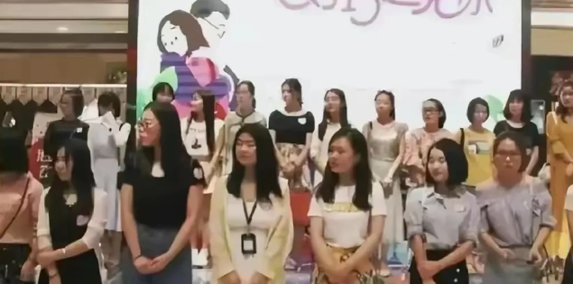 相亲市场上，现在成了大女剩女的一场独秀，他们个个认为自己自命不凡，高学历，高颜值