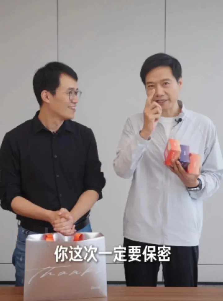 这才是真正的商战吧，王腾因泄密被小米辞退
王腾这个级别，作为观众都替他可惜，这么