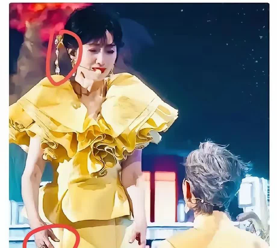 叶童这波操作是要掀桌了吧？三个“白娘子天团”成员同台，火药味直接溢出屏幕！看叶童