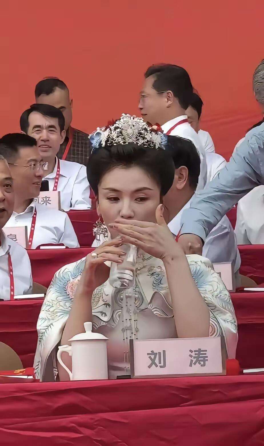 这几天刷到的，全都是刘涛当妈祖了。