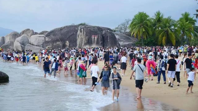 大哥三亚遭遇尴尬，过万的机票买不到！推迟4天上班这是真没招了