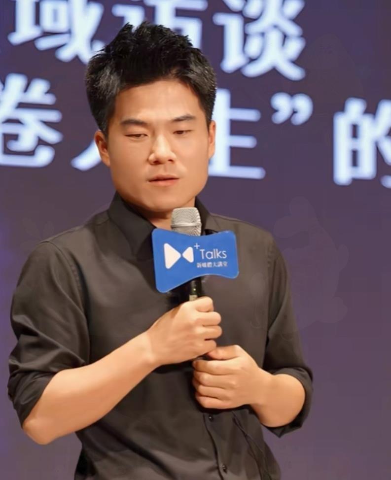 董宇辉曾说 : 一定要告诉孩子： “初中的时候，你玩游戏厉害，班里的男生都佩服你